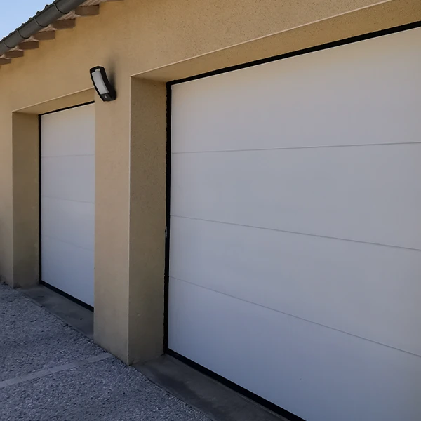 Portes de garage sectionnelle installée à Niort